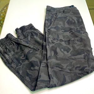 Men’s joggers by Cotton On Size 34